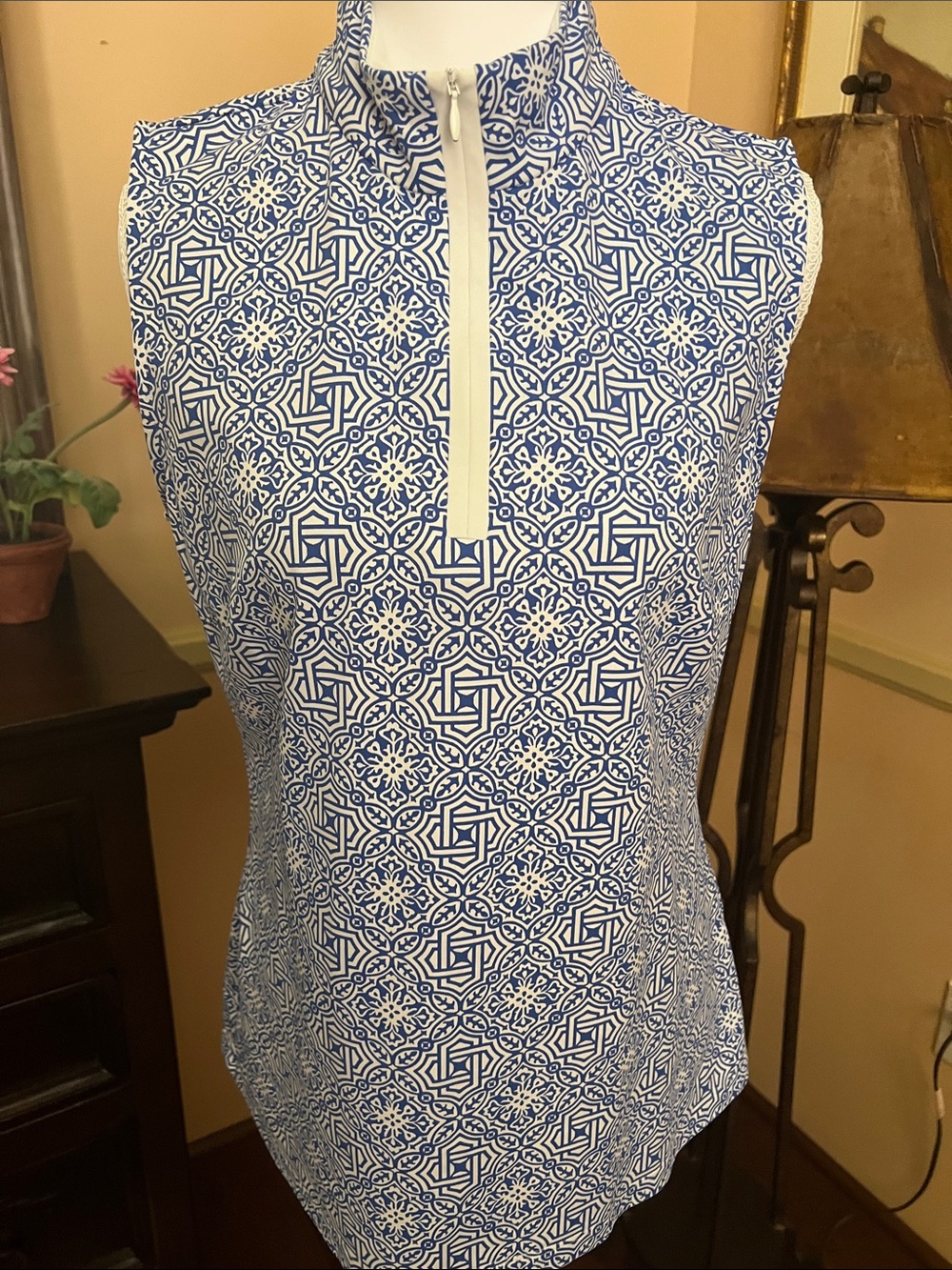 J McLaughlin sleeveless Catalina cloth quarter zip top Medium